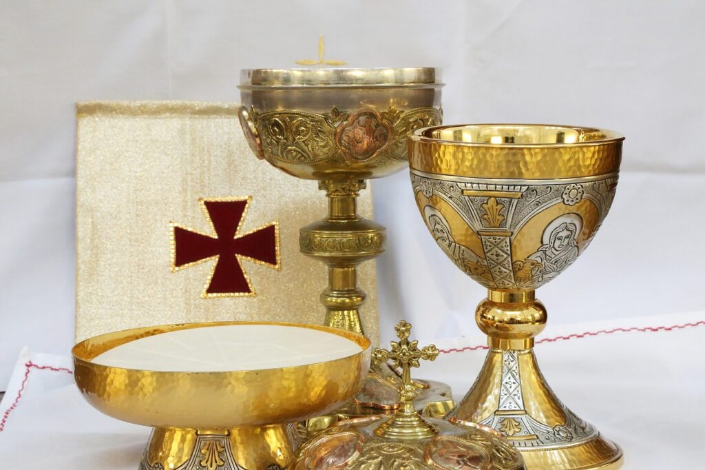 cross, crucifix, chalice-699616.jpg